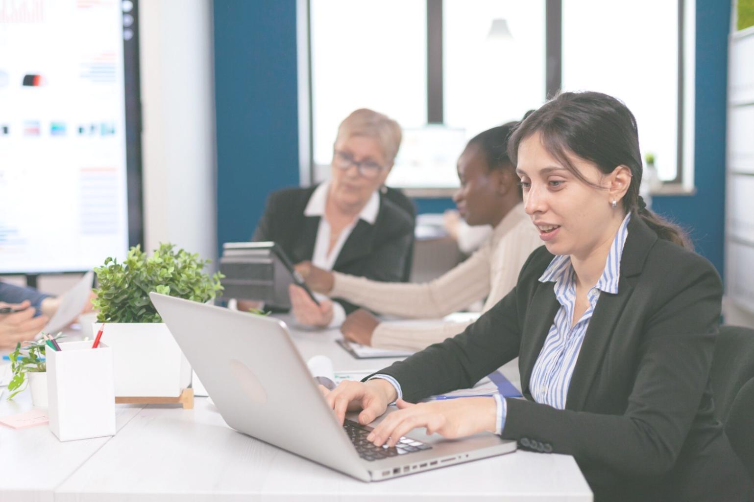 Session de travail collaboratif sur projections financières